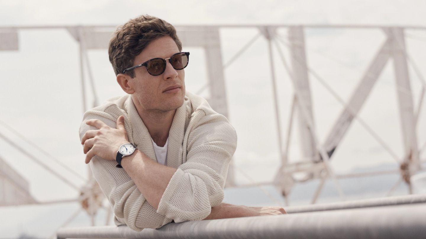 This is why confident men are more attractive