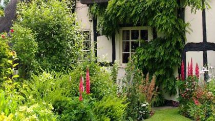 3 country cottages we want to own this Christmas