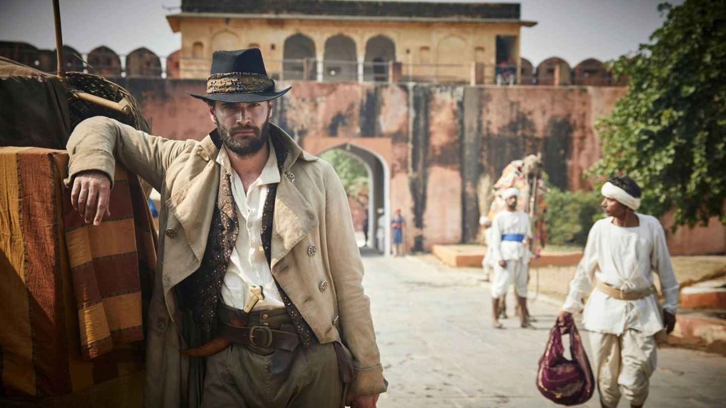 Tom Bateman: “I question myself every single day”