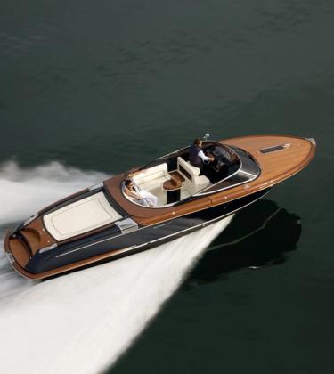 PURE ELEGANCE – THE AQUARIVA SUPER