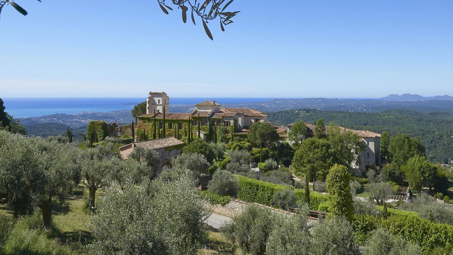 Chȃteau Saint-Martin is the ultimate in Riviera chic
