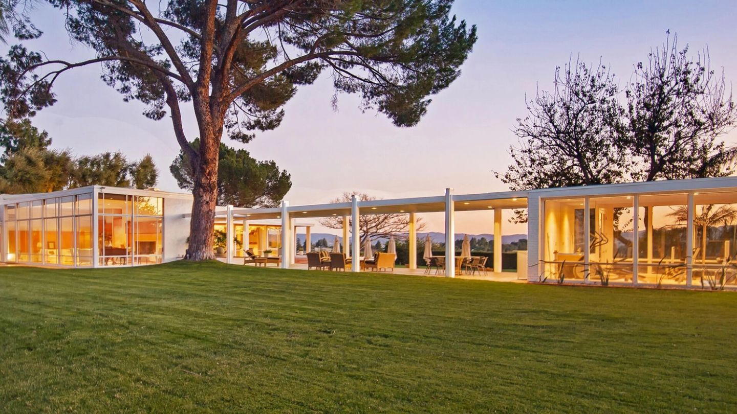 Take a look around Frank Sinatra’s Los Angeles home