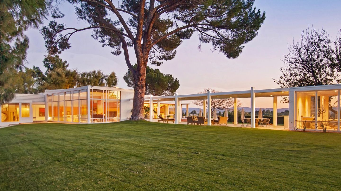 Take a look around Frank Sinatra’s Los Angeles home