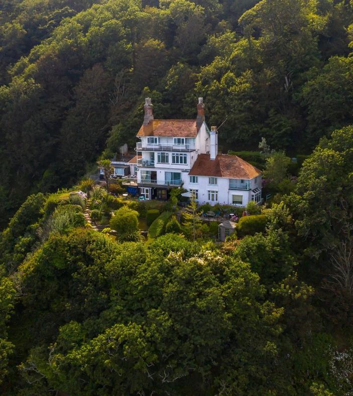 bar lodge