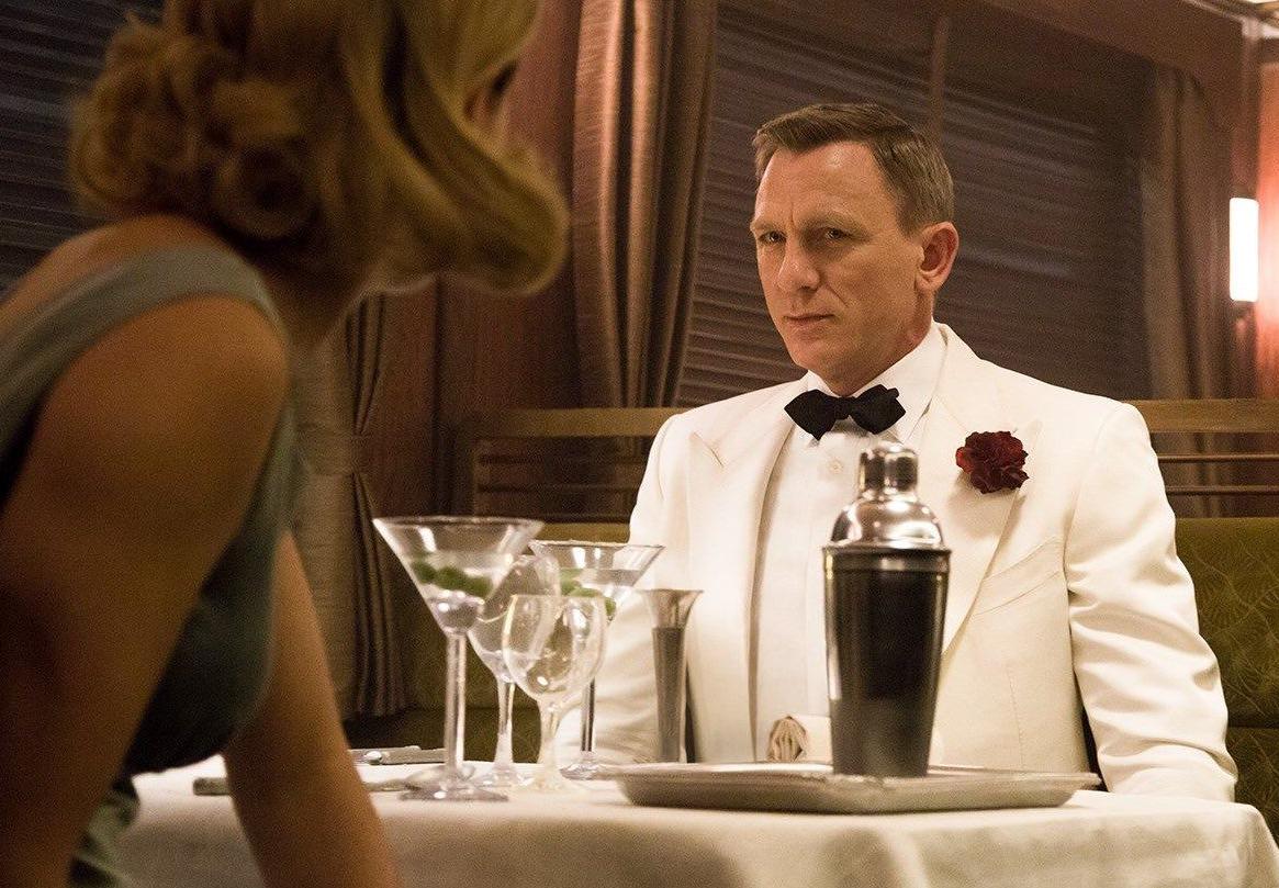 james bond spectre shaker cocktail train