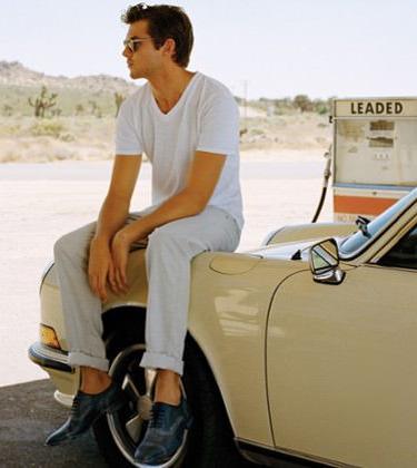 How to go sockless in style