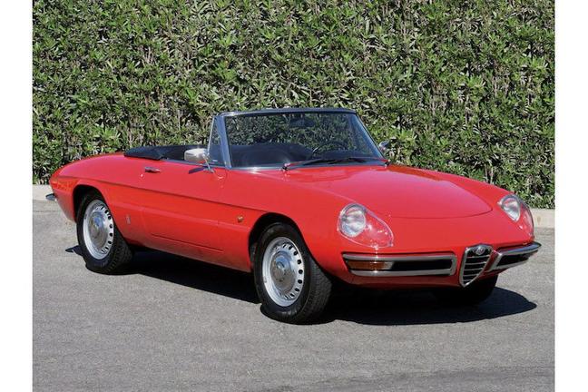 1966_Alfa_Romeo_Spider_Duetto_001_2572