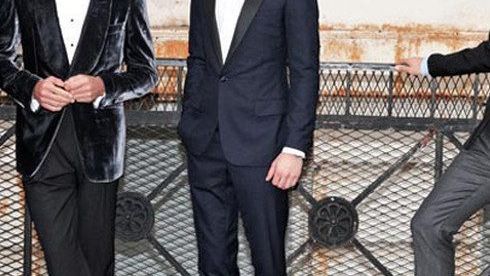 Dress like this and she’ll fall for you right away