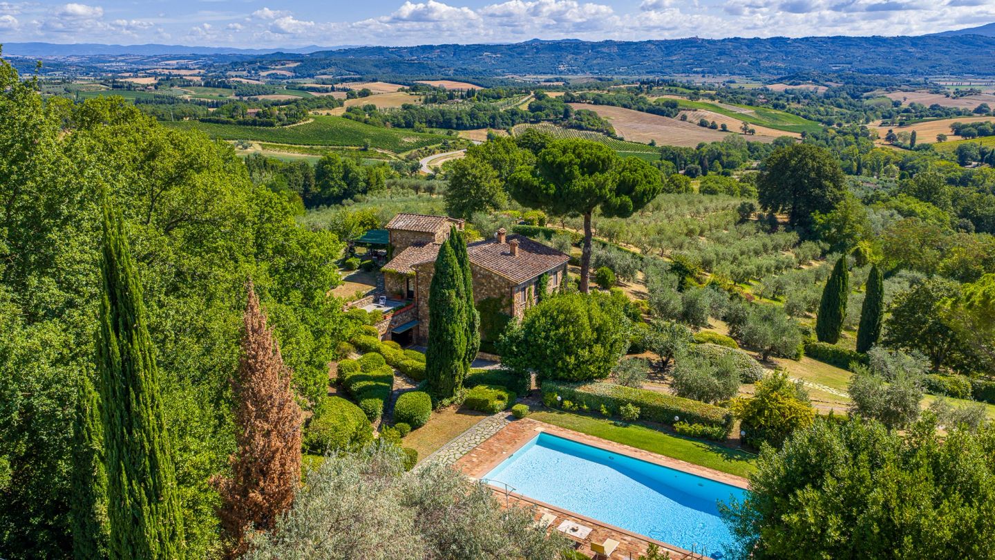 Proptery of the Week: Cetona, Siena, Tuscany Farmhouse