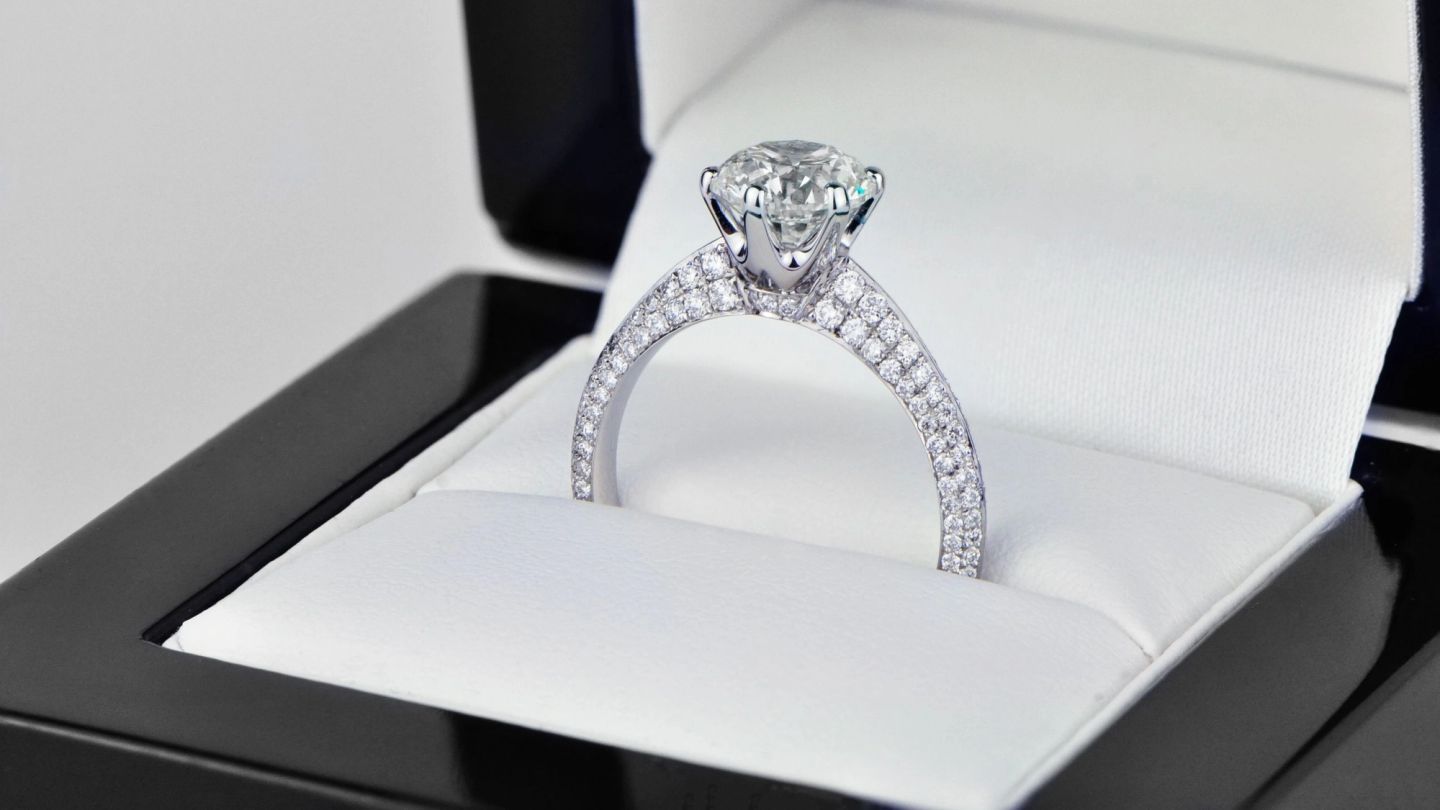 Should you be proposing with a bespoke engagement ring?