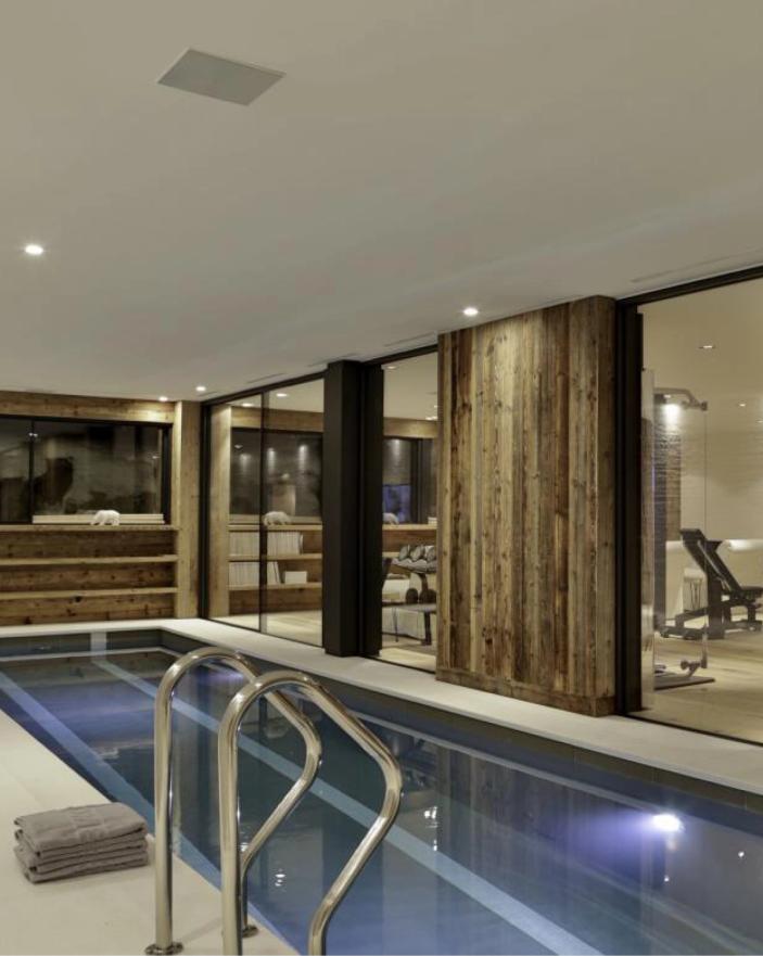 Indoor pool at Fermes à La Leonthine