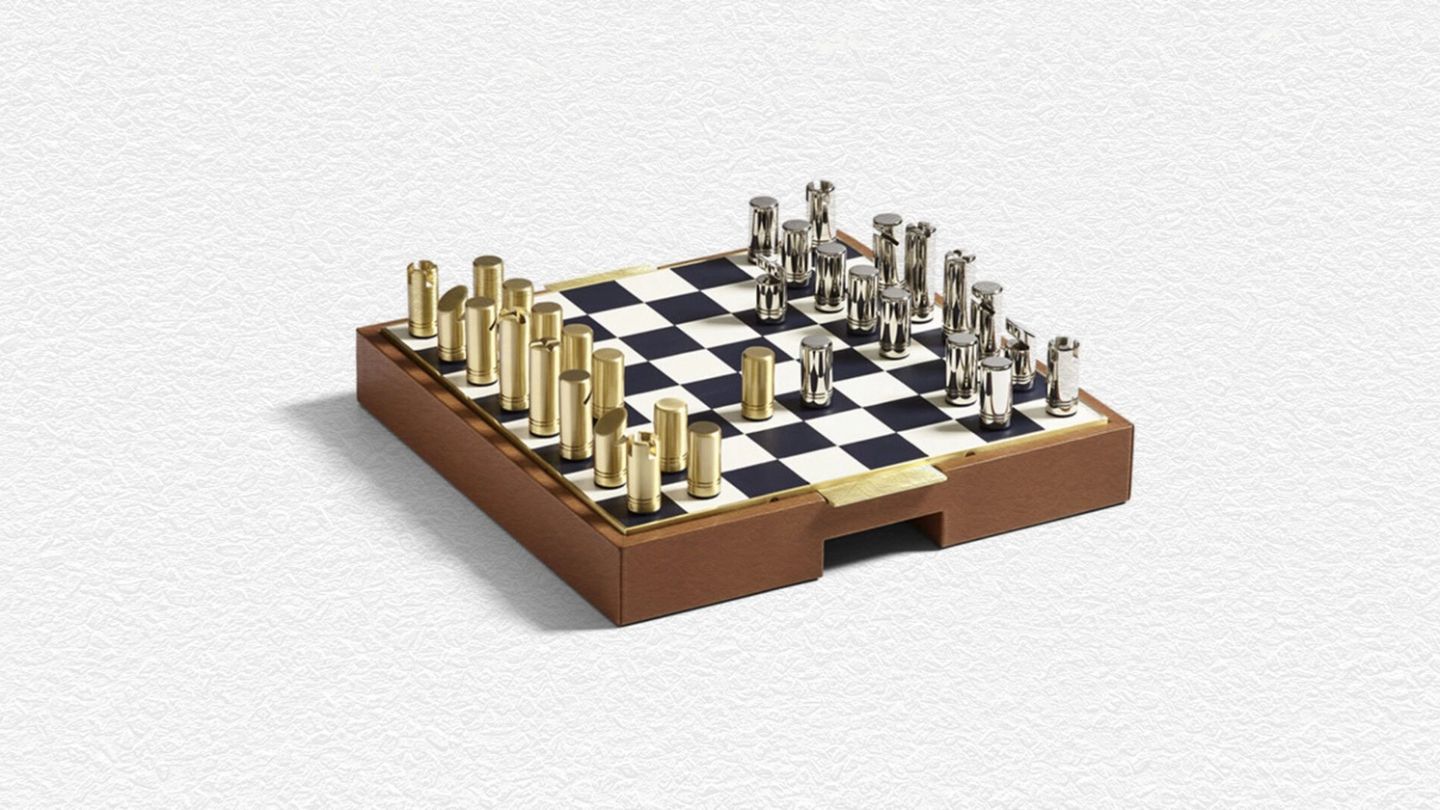Editor’s Picks: Chess Set, Land Rover and Sushi Knife