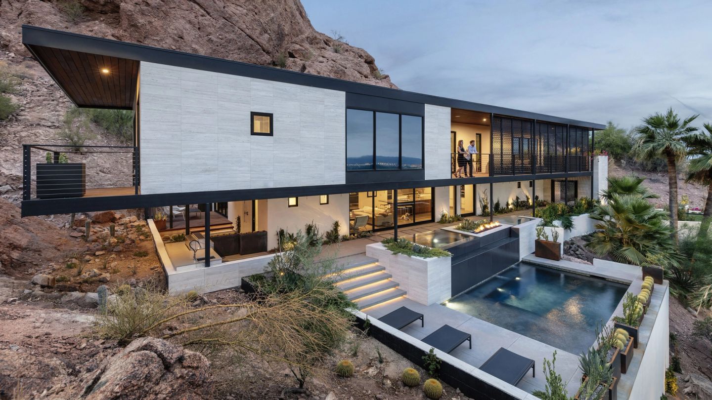 With this Red Rocks Ranch, you can live in your very own desert oasis