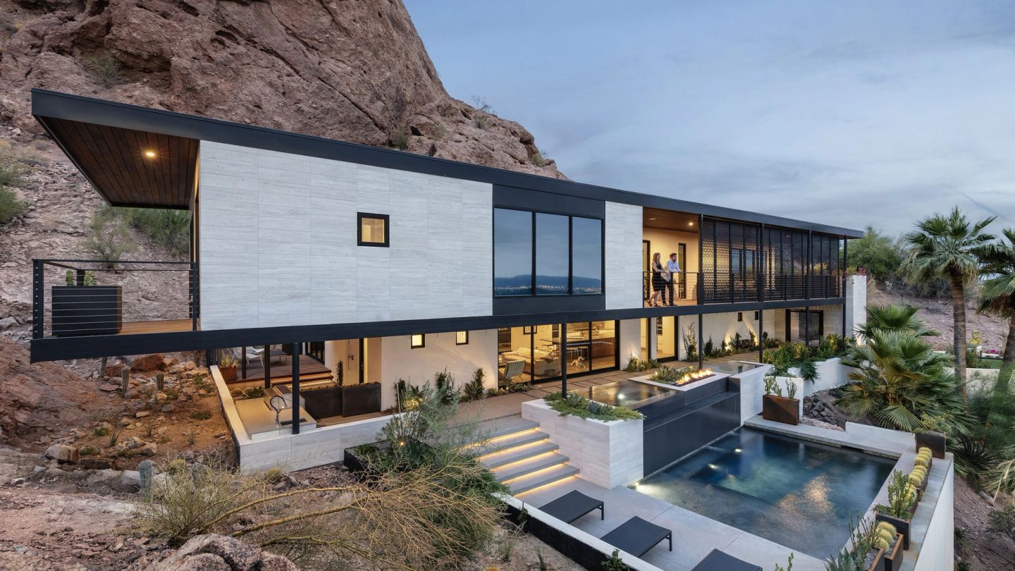 With this Red Rocks Ranch, you can live in your very own desert oasis