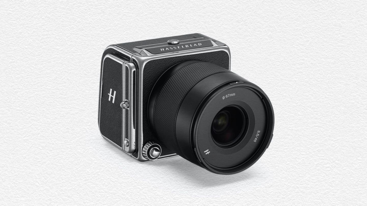 Editor’s Picks: Hasselblad Camera, Cocktail Stirrer and 007 Aston Martin