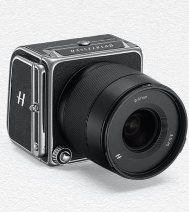 Editor’s Picks: Hasselblad Camera, Cocktail Stirrer and 007 Aston Martin
