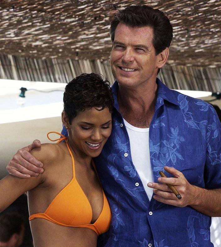 james-bond-summer-style-brosnan