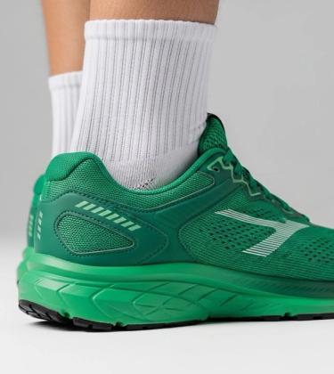 How Should Running Shoes Really Fit