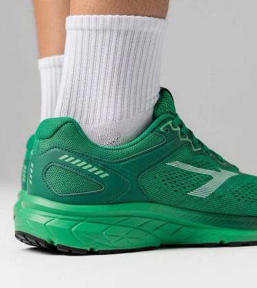 How Should Running Shoes Really Fit