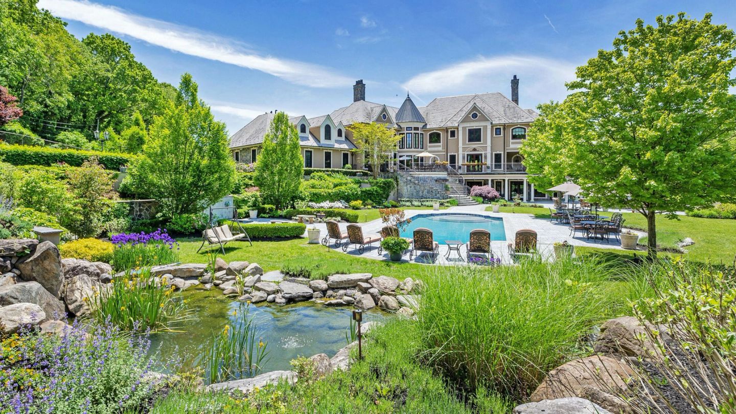 Step inside Jordan Belfort’s $10 million mansion from The Wolf Of Wall Street