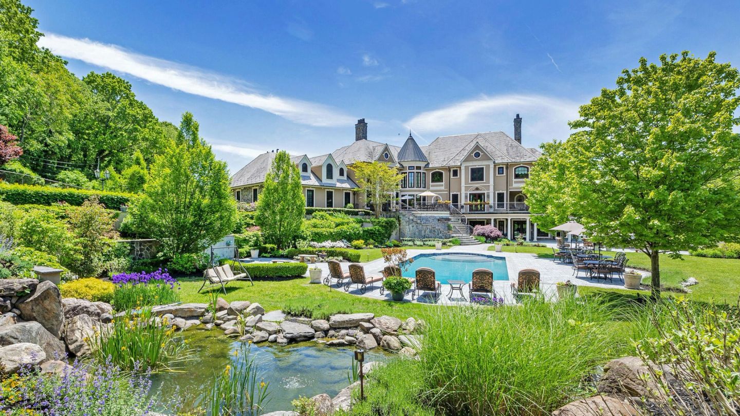 Step inside Jordan Belfort’s $10 million mansion from The Wolf Of Wall Street