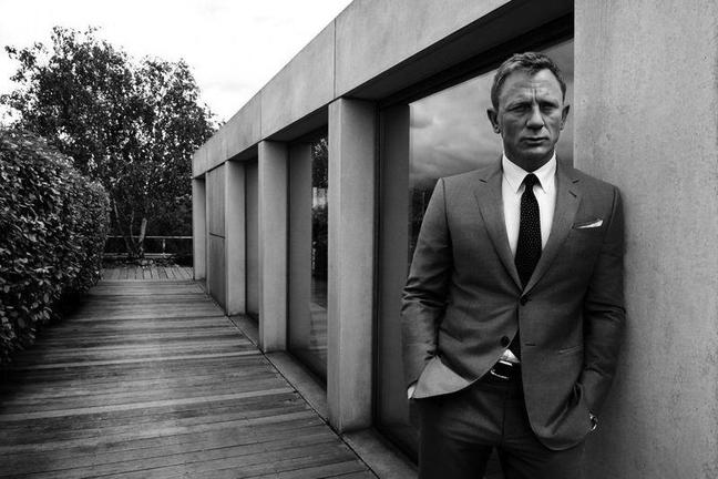Daniel-Craig-Esquire-UK-October-2015-Cover-Photo-Shoot-004