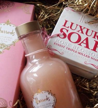 How to buy the perfect house gift