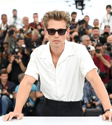 25 essentials every man should have in his wardrobe