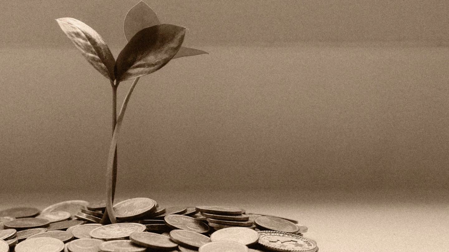 6 expert tips for spring cleaning your finances in unpredictable times