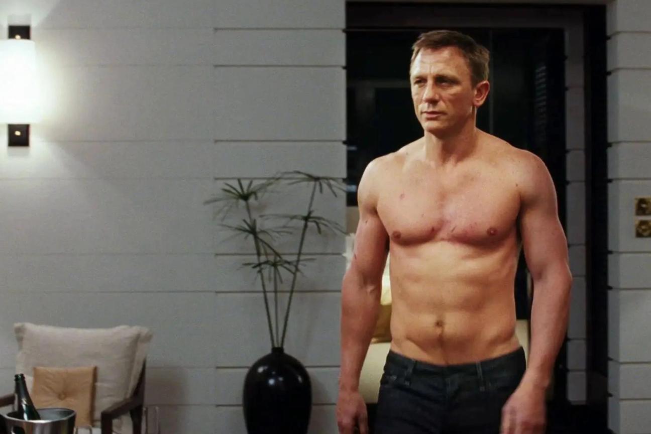 Jason Bond Bodybuilder Workout Routine This is the ultimate James Bond workout to follow | The Gentleman's Journal