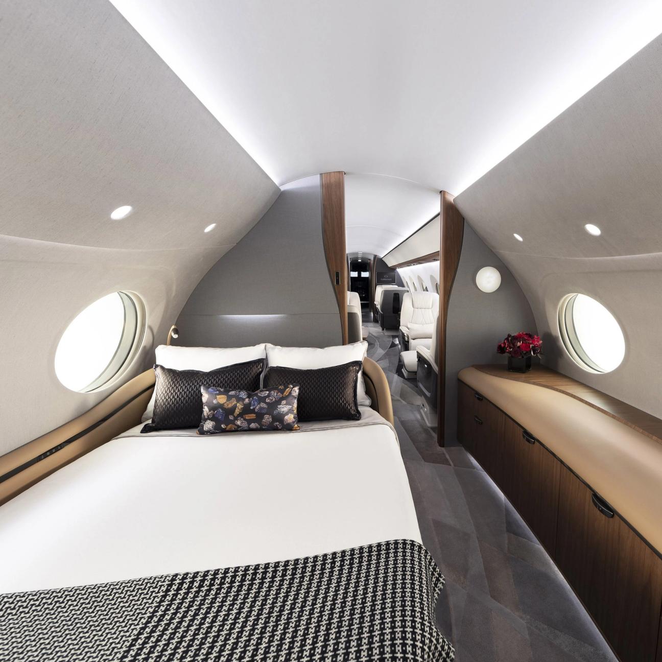 Step onboard the world’s largest private jet, the Gulfstream G700 ...