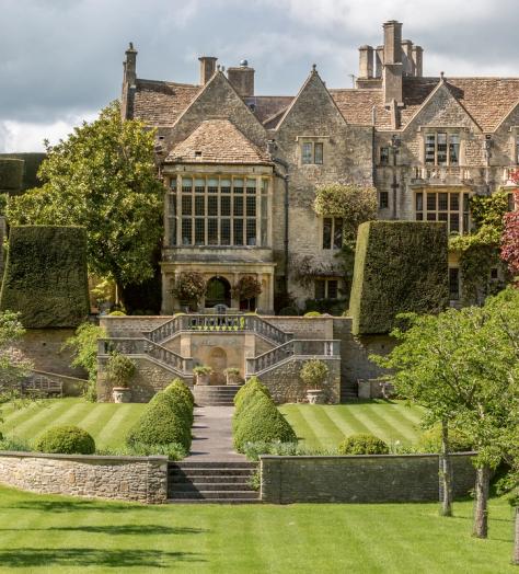 5 dream country houses on the market in 2026
