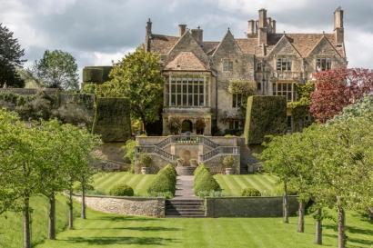 5 dream country houses on the market in 2026
