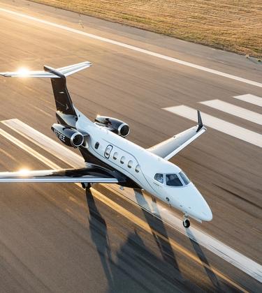 The Alpine Hangar: ski sets and their winter jets