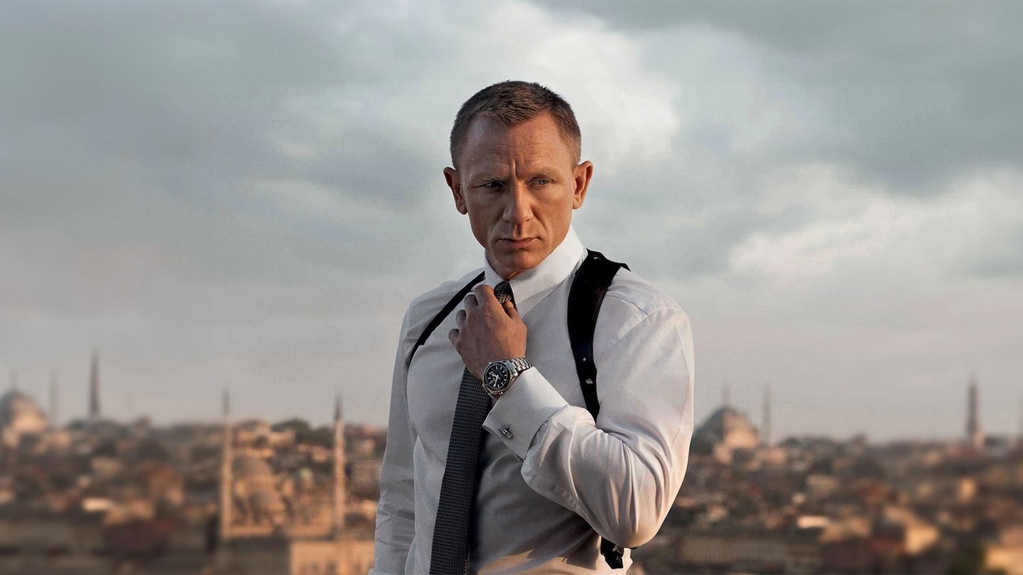 The complete evolution of James Bond’s watches