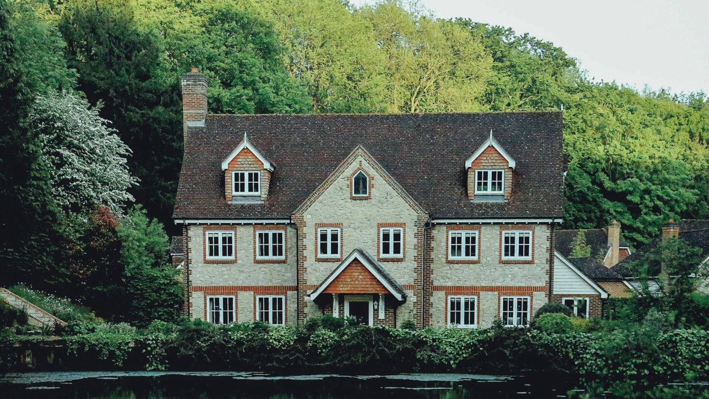 8 country weekend retreats under a million