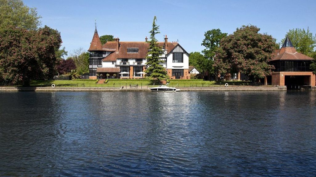6 of the best properties on the River Thames
