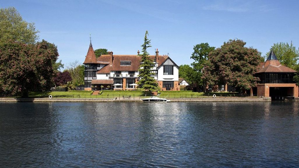 6 of the best properties on the River Thames