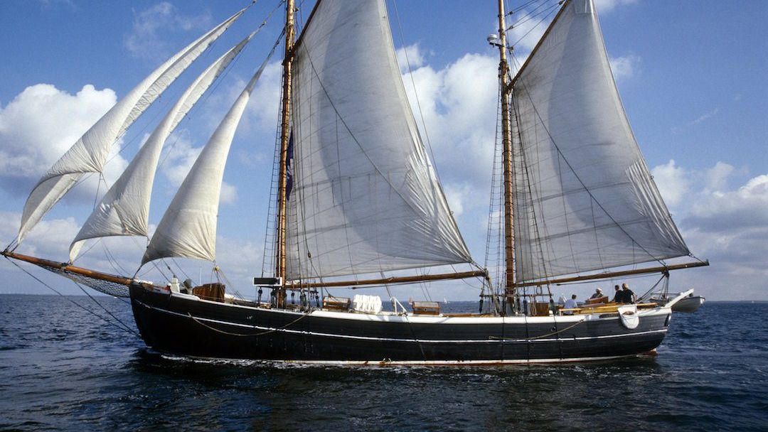 The sailing event gentleman must attend