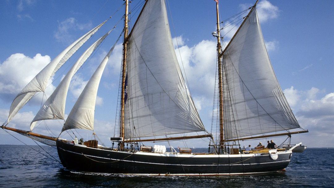 The sailing event gentleman must attend
