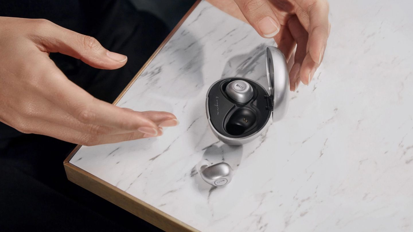 KEF’s new Mu3 wireless headphones are easy on the eyes (and the ears)