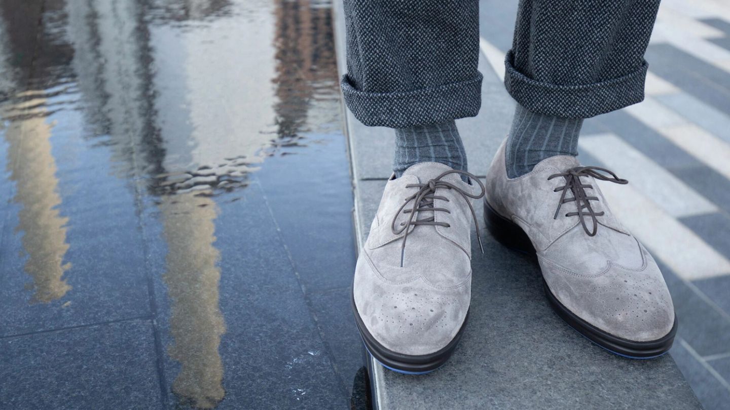 Win the ultimate autumn accessories package from Harrys of London worth £1000