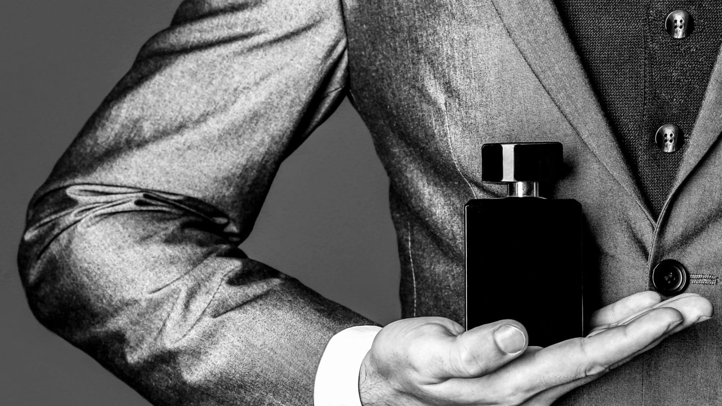 Eau De Toilette vs Eau De Parfum | Which Smells Better & Lasts Longer?