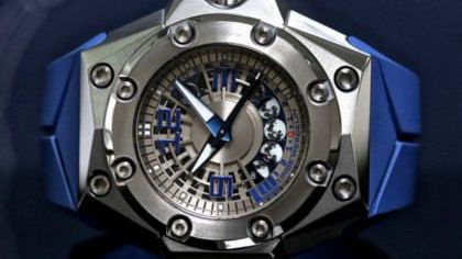 Watchout: Linde Werdelin Oktopus Blumoon