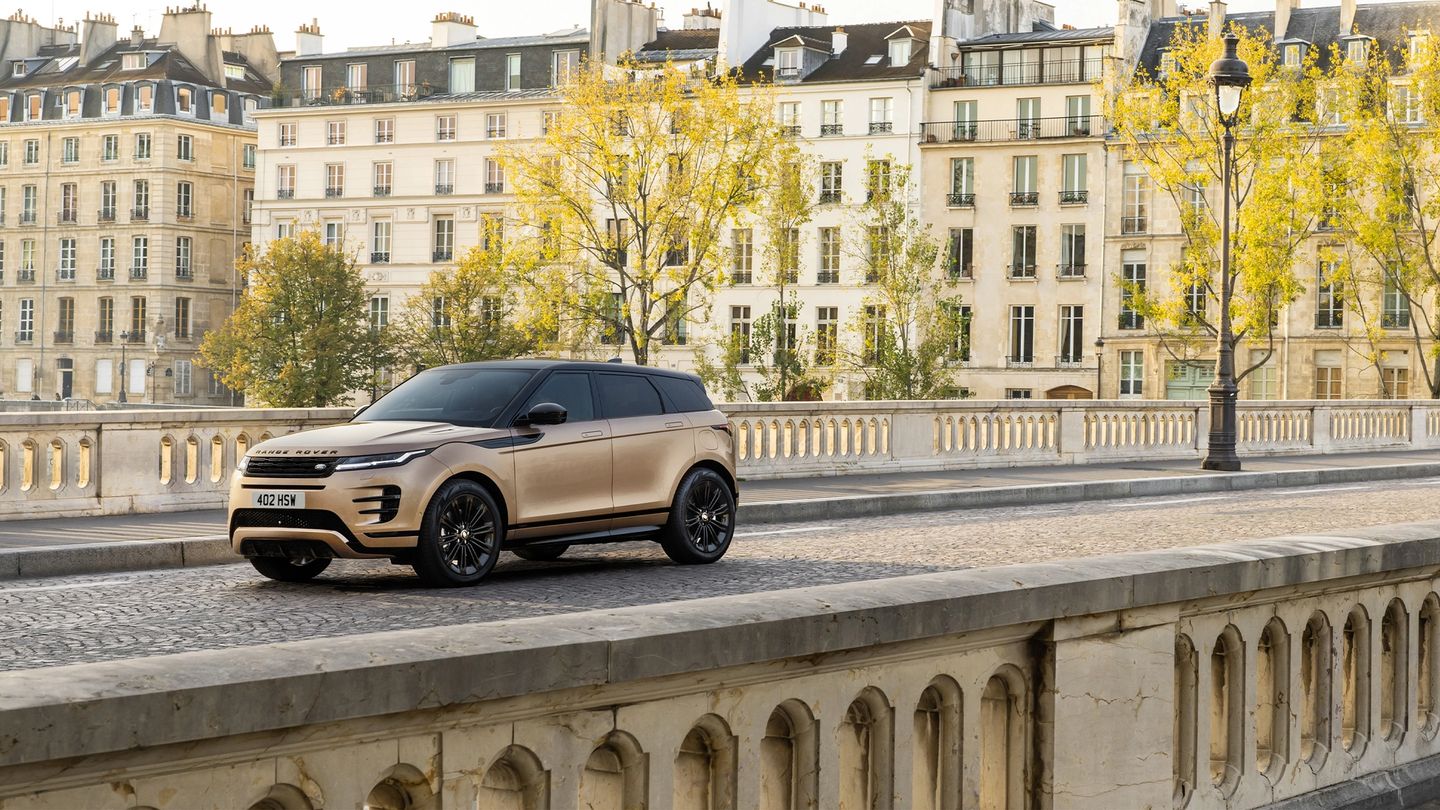 The new Range Rover Evoque maintains the model's compact-SUV crown