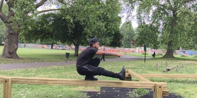 Calisthenics Ricky Warren Pistol Squat - The Gentlemans Journal