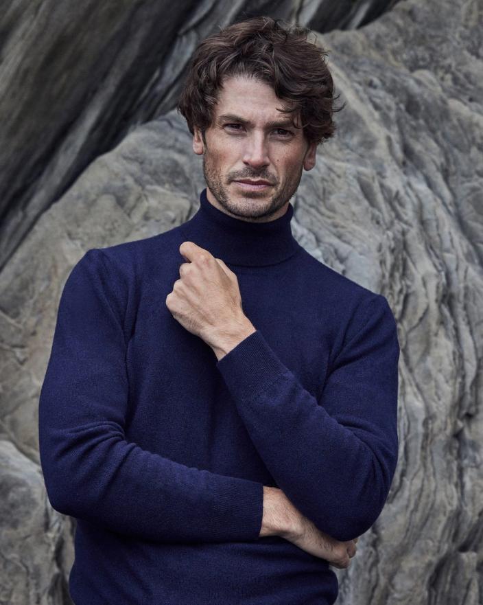 Luca-Faloni-Cashmere-Roll-Neck-Navy