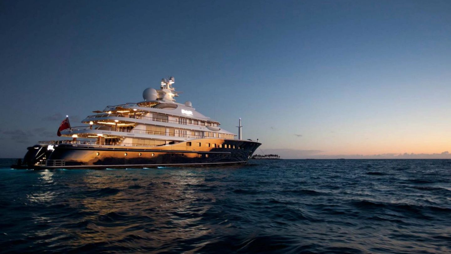 Yacht of the Week: Cakewalk