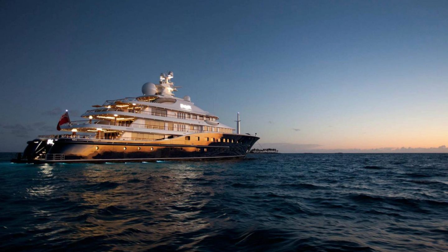 Yacht of the Week: Cakewalk