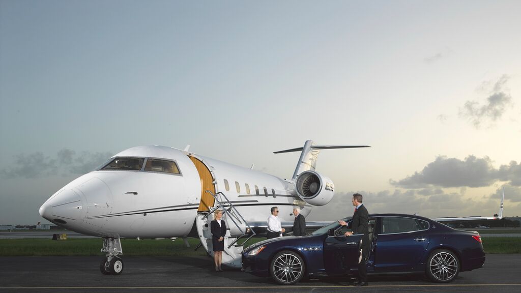 Wishlist: A JetSmarter membership, Paul Smith monogrammed wallet & more